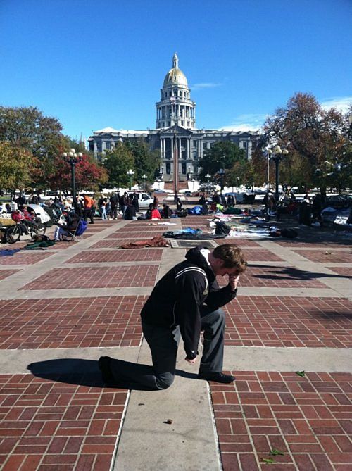 És persze nappal is a főtéren (Fotó: tebowing.com)