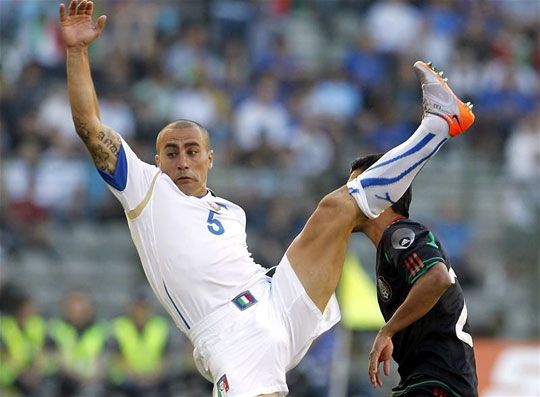 Cannavaro (balra) a fáradtság számlájára írta a vereséget (Fotó: Action Images)