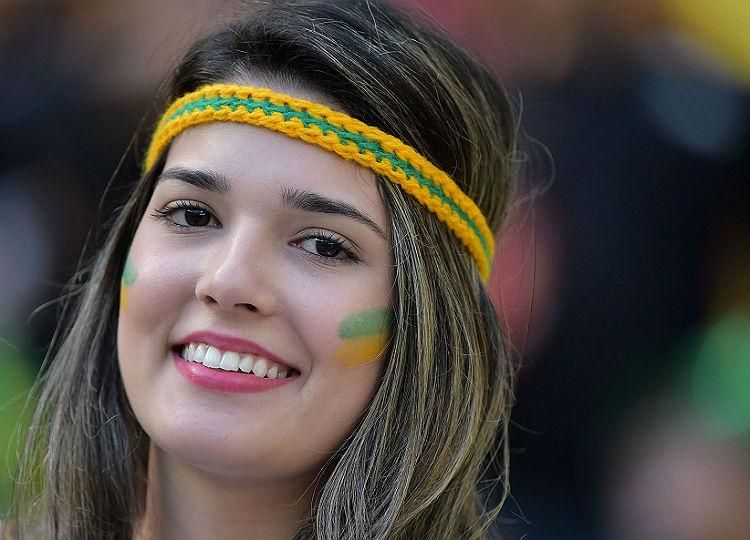 Ettől a mosolytól Neymar csigolyája is összeforrna (Fotó: worldcupgirls.net) A GALÉRIA MEGTEKINTÉSÉHEZ KATTINTSON A KÉPRE!