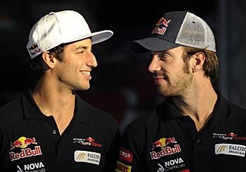 Ricciardo (balra) és Vergne – legfeljebb egy maradhat