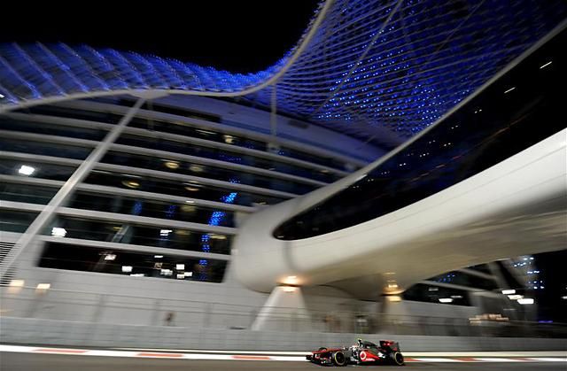 Lewis Hamilton pályafutása 25. rajtelsőségét szerezte meg (Fotók: Reuters)
