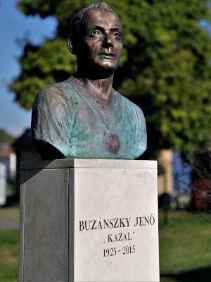 Buzánszky Jenő emlékét szobor őrzi Dombóváron (Fotó: Havran Zoltán/Magyar Nemzet)