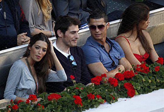 Iker Casillas és Cristiano Ronaldo is megtekintette a helyszínen párjával a mérkőzést