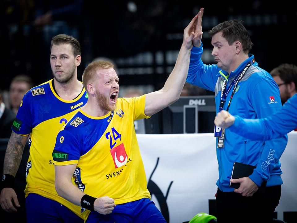 Az utolsó két percben Jim Gottfridsson három gólt szerzett, ezzel nyertek a svédek (Fotó: AFP)