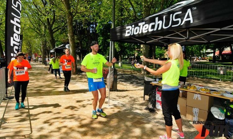 A verseny alatti frissítést a BioTechUSA kifejezetten állóképességi sportolóknak szánt Endurance termékcsaládja biztosította