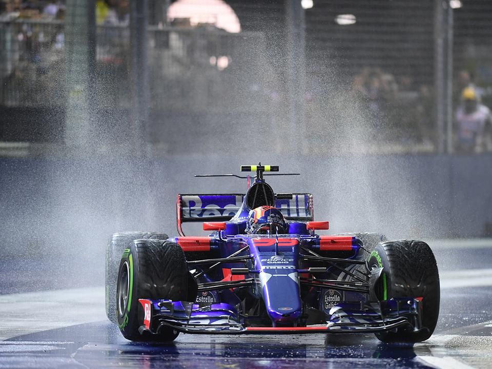 Carlos Sainz Jr. szívesen végigversenyzi a szezont a Toro Rossónál (Fotó: AFP)