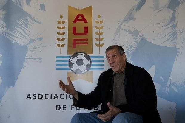 Sokak szerint az uruguayi szövetség (AUF) többet veszített egy karizmatikus edzőnél (Fotó: AFP)