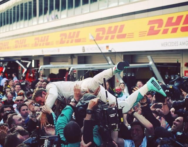 2016 vb-győztese a levegőben? (Fotó: Rosberg Facebook-oldala)