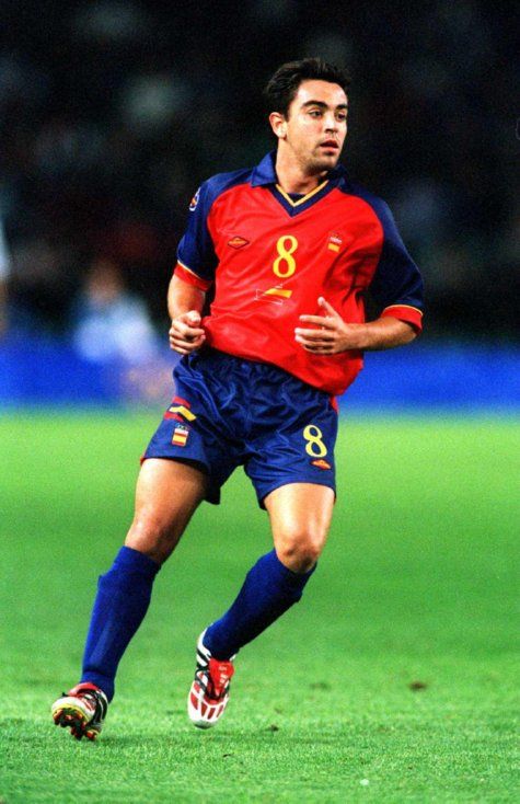 Xavi a sydneyi olimpián is részt vett, itt éppen az olaszokat ejtik ki a negyeddöntőben
– a fináléban Kamerun ellen buktak el (tizenegyesekkel) (Fotó: whoateallthepies.tv)