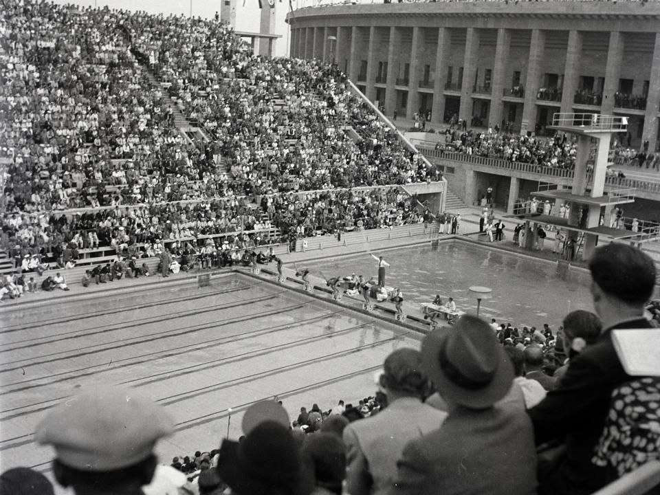 Az úszóstadion Berlinben, Csik Ferenc 1936-os olimpiai győzelmének helyszíne – az író Szabó Dezső aránytalannak érezte a sportsiker ünneplését (Fotó: Fortepan/Lőrincze Judit)