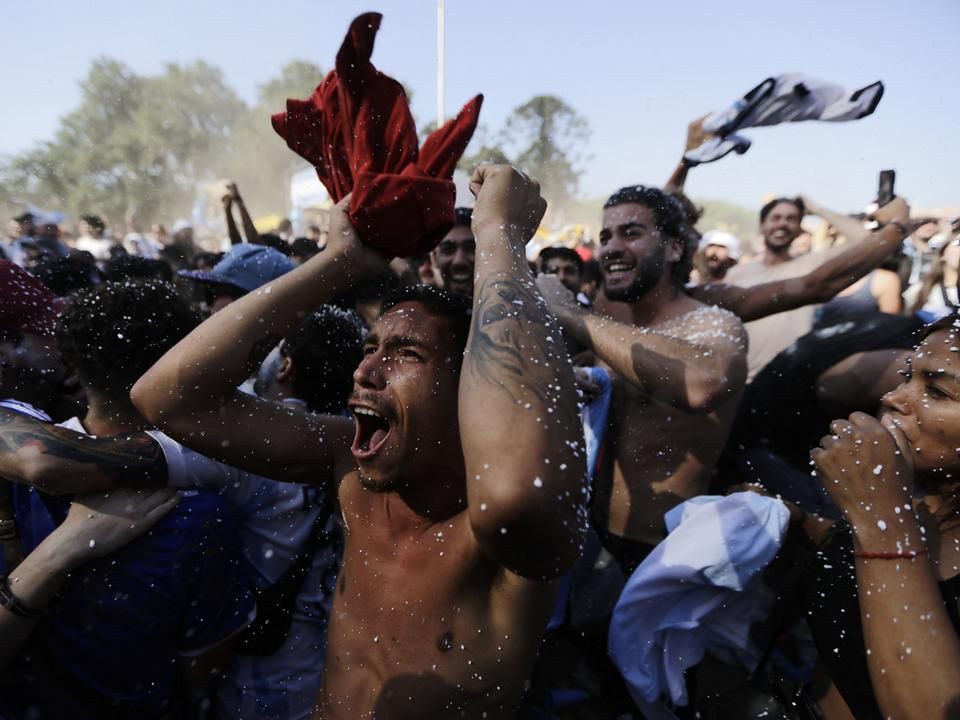 Így ünnepeltek Buenos Airesben az argentin szurkolók (Fotók: AFP)