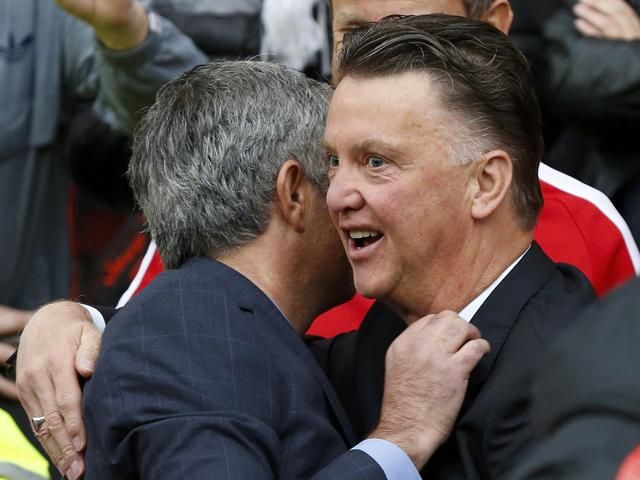 Egy meccsre véget ér a Mourinho-Van Gaal barátság (Fotó: Action Images)