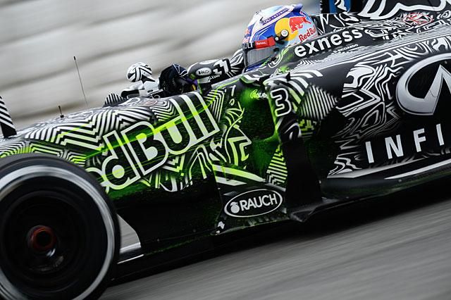 Az aero festék zöldes árnyalatot adott a Red Bullnak