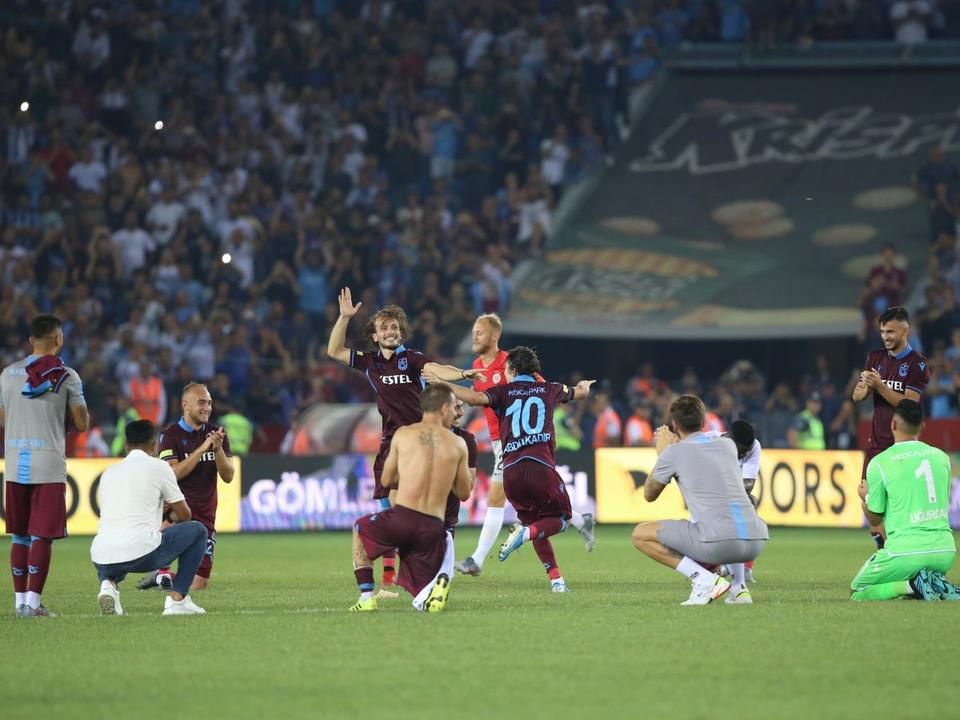 Így örültek a továbbjutásnak a Trabzonspor játékosai