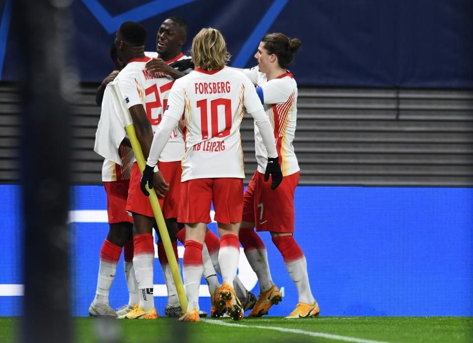 Haidaráék ünneplik a második gólt (Fotó: AFP)