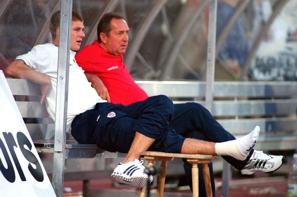 Egy kis múltidézés: Steven Gerrard első nagy liverpooli mentora, Gérard Houllier mellett (Fotó: Getty Images)