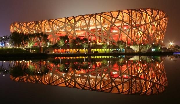 A pekingi Madárfészek lesz a világ első olyan stadionja, amelyben nyári és téli olimpiai játékokon is fellobban a láng