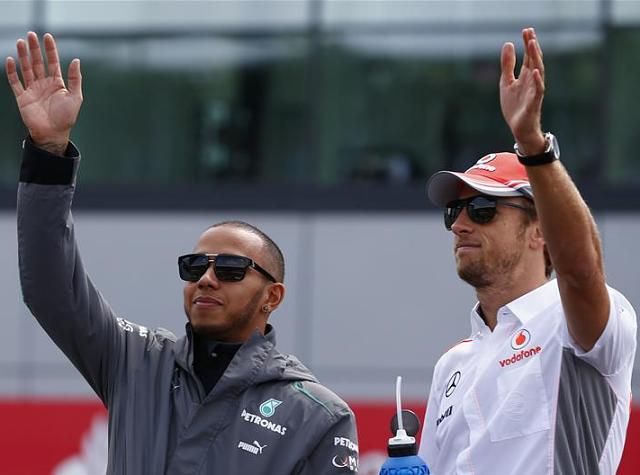 Lewis Hamilton jó ütemben távozott a McLarentől 
– vagy éppen a távozása van ilyen hatással a csapatra?