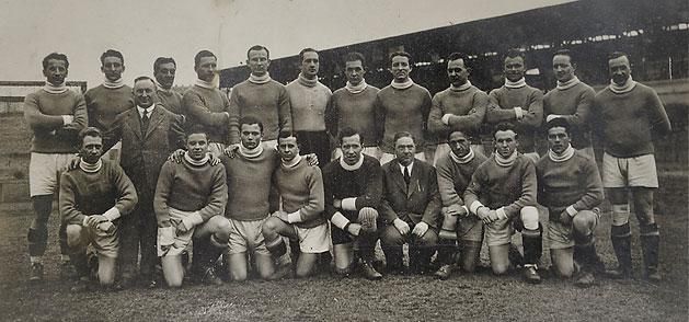 És, íme, ők azok az újpesti fiúk, akik 1932–1933-ban Magyarország legjobb futballcsapatát alkották!