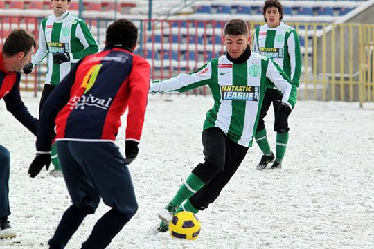 Tóth Bence (labdával) szerezte a Ferencváros első gólját a Bihor ellen (Fotó: ulloi129.hu)