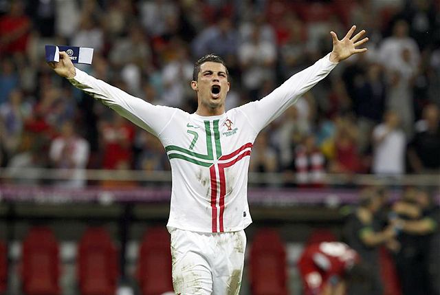 C. Ronaldo joggal örülhetett a csehek kiejtését követően (Fotó: Reuters)