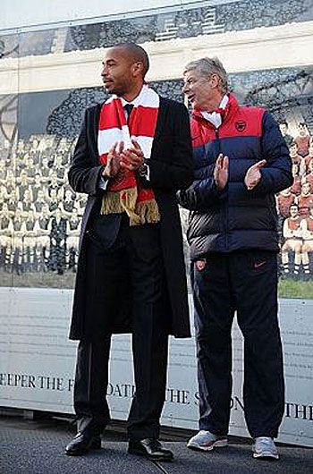 Henry és Arsene Wenger (Fotó: The Telegraph)