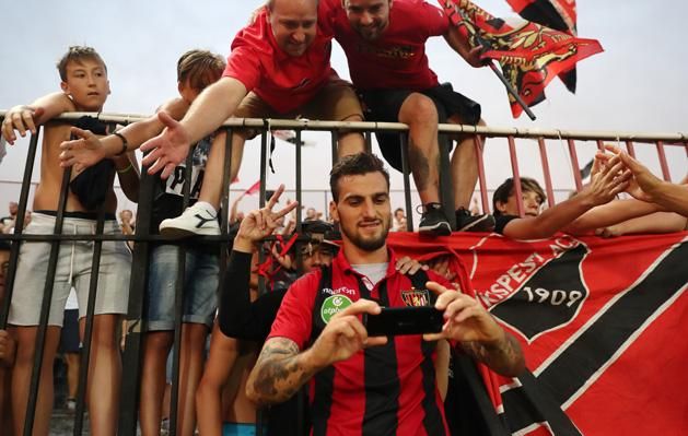 A technikás olasz futballistát a szurkolók is imádják (Fotó: Török Attila)