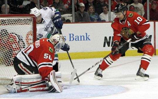 Corey Crawford (50) kapus hatszor kapitulált a Vancouver ellen (Fotó: Reuters)