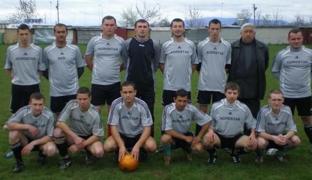 Gábor a Gejőc FC-ben (felső sor, balról az ötödik)