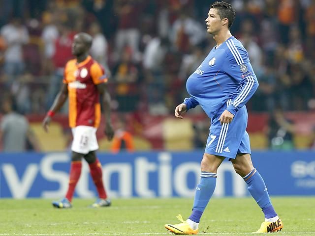 Ronaldo a mesterhármasa után vihette haza a mérkőzéslabdát