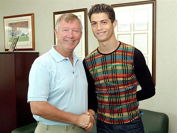 Cristiano Ronaldo és Sir Alex Ferguson 2003. augusztus 12-én (Forrás: sports.xin.msn.com)