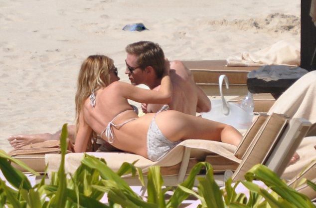 Peter és Abbey Crouch dubai nyaralására semmi nem vethet árnyékot (Fotók: dailymail.co.uk)