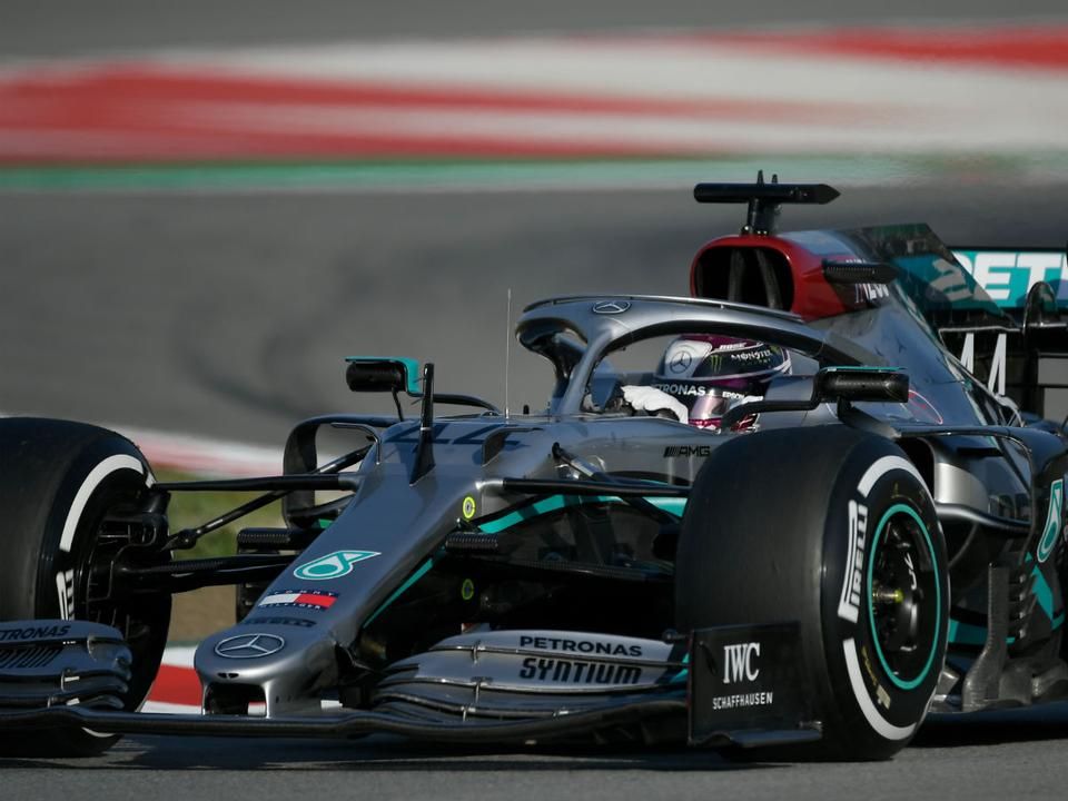 Lewis Hamilton volt a leggyorsabb az első teszt nyitó napján (Fotók: AFP) – A KÉPRE KATTINTVA GALÉRIA NYÍLIK!
