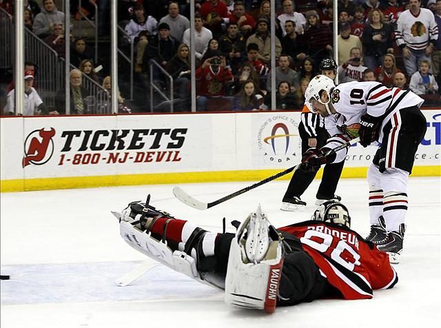 A Chicago Patrick Sharp mesterhármasával nyert a New Jersey ellen (Fotó: Reuters)