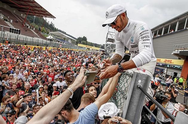 A biztonságos F1 érájában Lewis Hamilton és kiváló kortársai, ha akarnak, akár két évtizeden át 
versenyezhetnek a legjobb csapatokban (Fotó: AFP)