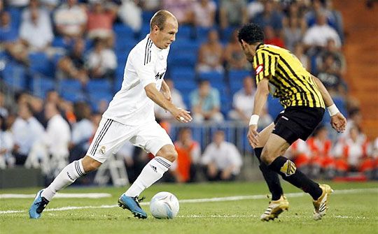 Robben (balra) jövőre is a Real Madrid játékosa marad (fotó: Action Images - archív)