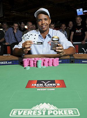 Ivey a WSOP legnagyobb esélyese