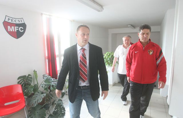 Supka Attila (jobbra) rövidesen a Pécsi MFC vezetőedzője lesz (Fotó: Török Attila, archív)