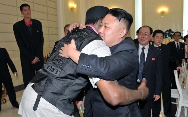 Ennyire összebarátkoztak. Rodman és Kim Dzsong Un (forrás: Daily Mail)