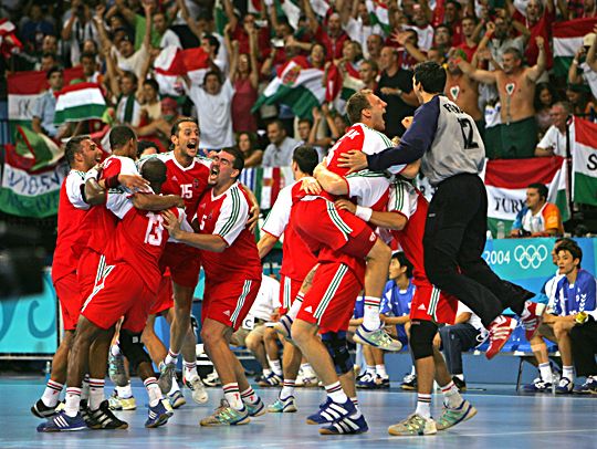 Magyar öröm az athéni olimpián Dél-Korea legyőzése után (Fotó: Meggyesi Bálint)