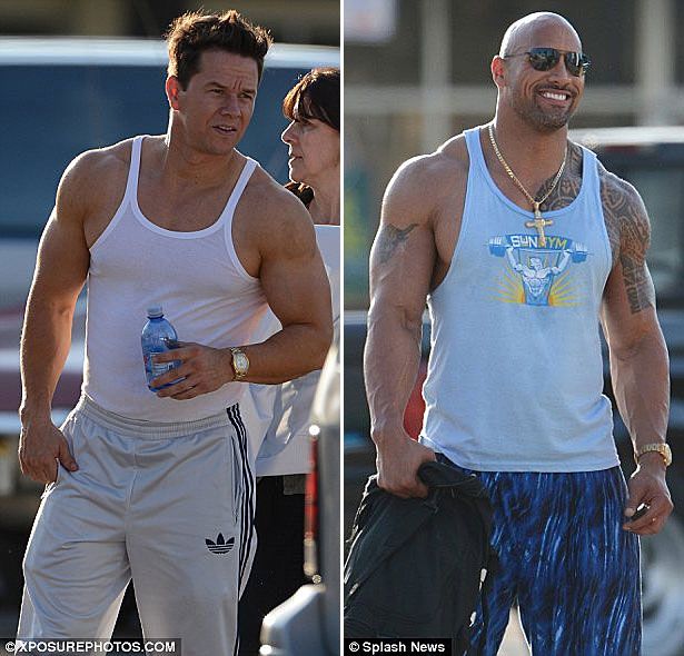 Mark Wahlberg és Dwayne Johnson is sokat tesz a film sikeréért (Forrás: dailymail.co.uk)