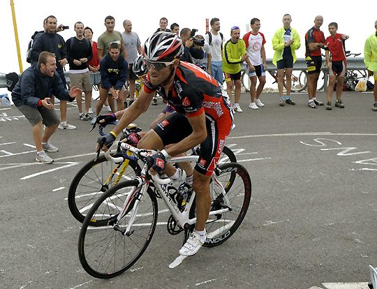 Valverde holnap már aranysárga trikóban versenyezhet (fotó: Reuters - archív)