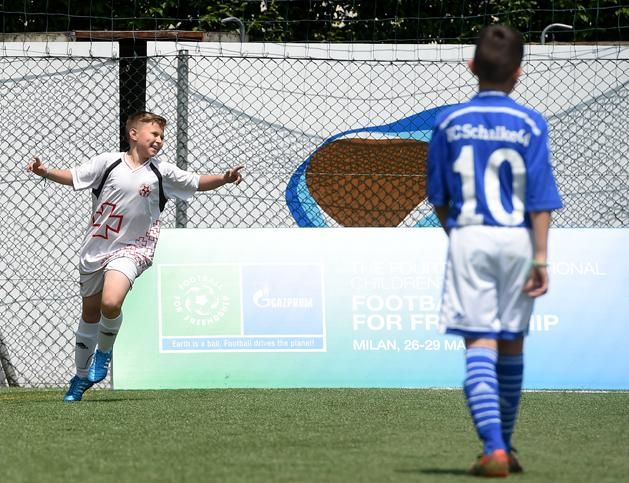 12 éves magyar hátvéd játszik a „Foci a Barátságért” nemzetközi csapatában