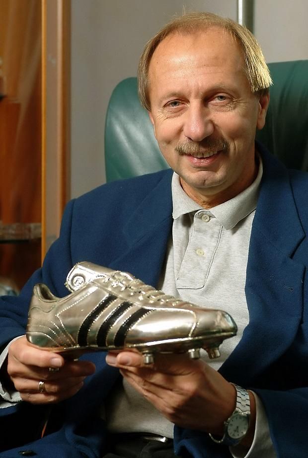 Értett a góllövéshez, kezében az 1980-ban elnyert európai Ezüstcipőt tartja (Fotó: Imago Images)