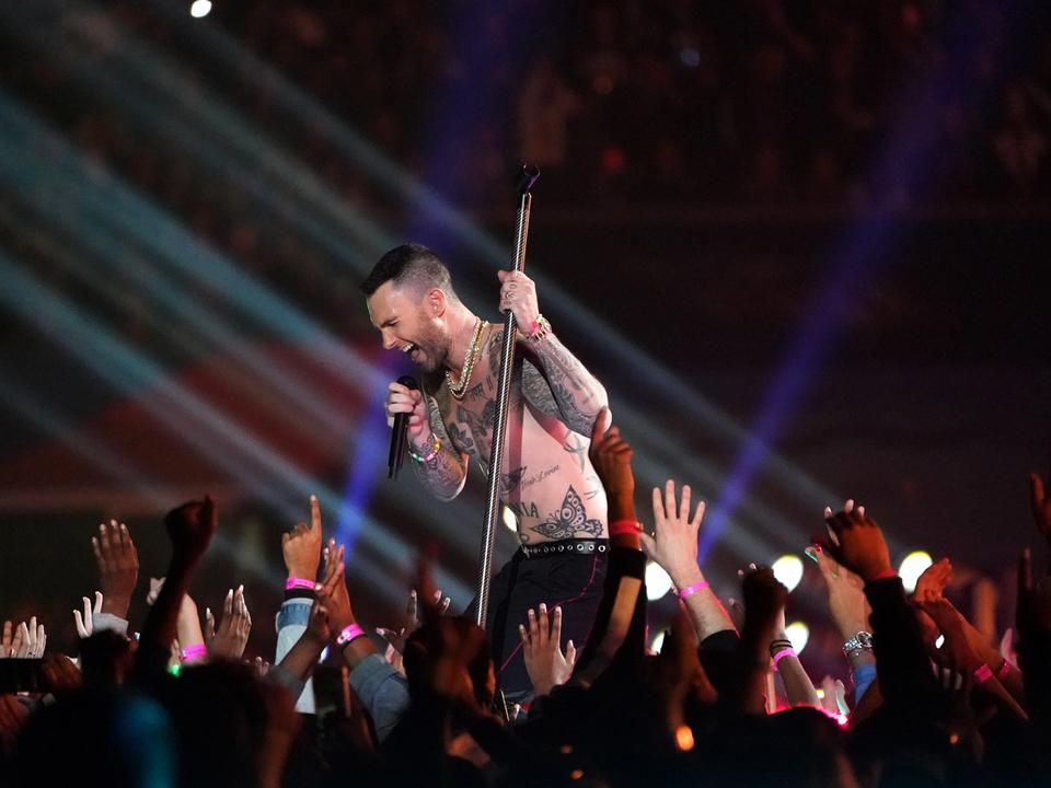 A Maroon 5 mindent beleadott, de így sem „szakították le” a stadion tetejét (Fotó: AFP)