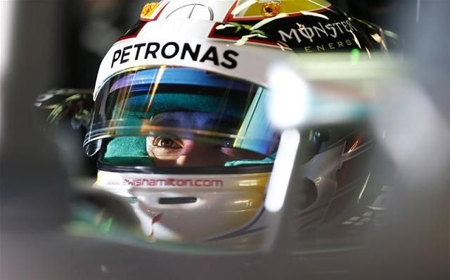 Lewis Hamilton az idei negyedik pole pozíciójának örülhet Barcelonában (Fotók: Action Images)