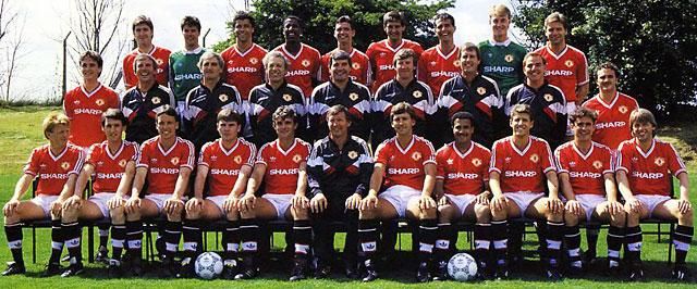 1986 – Sir Alex Ferguson első hivatalos csapatképe tanítványaival