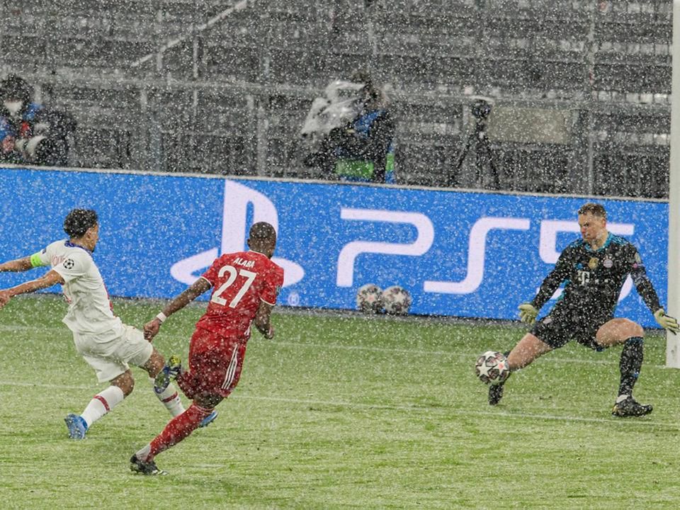 Münchenben esett a hó, potyogtak a gólok (Fotó: AFP)
