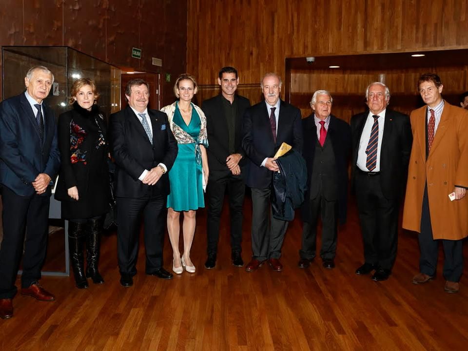 Madridban Kubala Lászlóra emlékeztek, a spanyol futball nagyjai közül többek között Fernando Hierro is jelen volt (Fotó: RFEF)