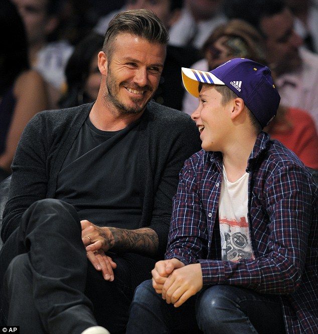 David és Brooklyn Beckham (Fotó: Daily Mail)